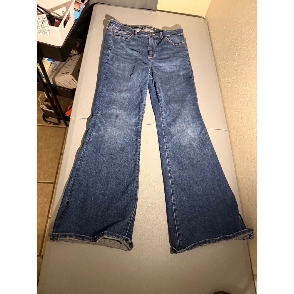 American Eagle Super Hi-Rise Flare Jeans Womens 12 Regular Blue Stretch